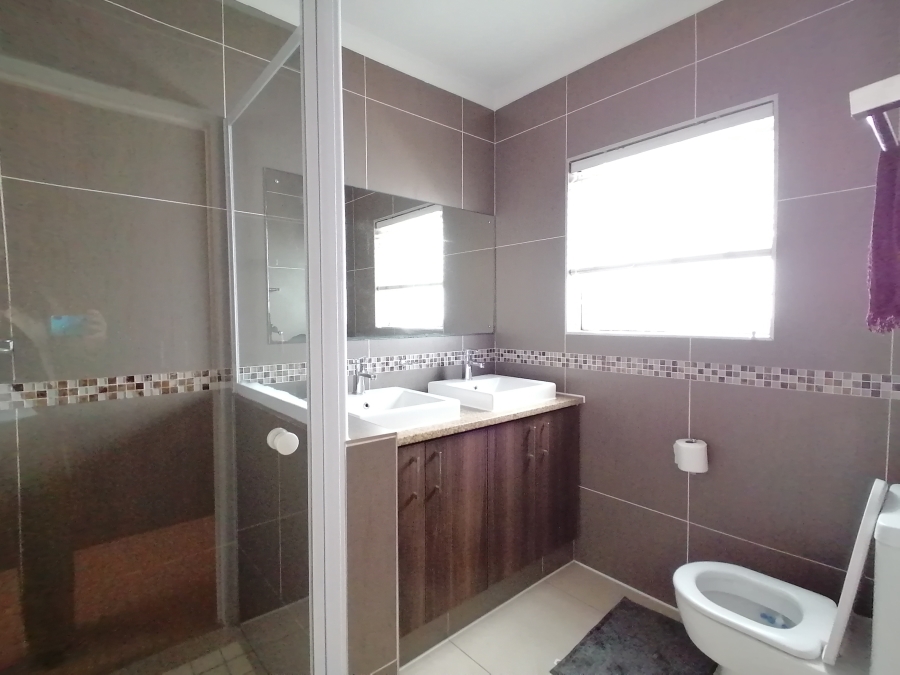 To Let 3 Bedroom Property for Rent in Sunningdale Western Cape